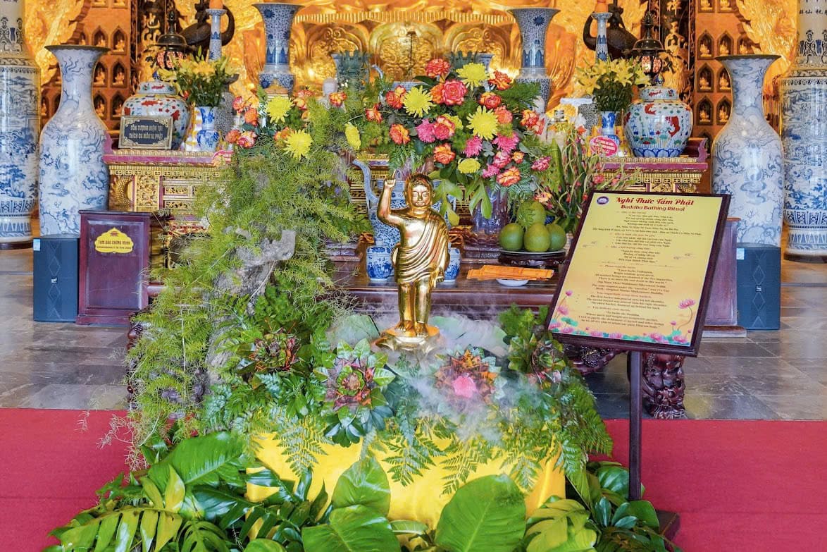 Ý Nghĩa Lễ Tắm Phật Trong Đại Lễ Phật Đản Tại Chùa Bái Đính